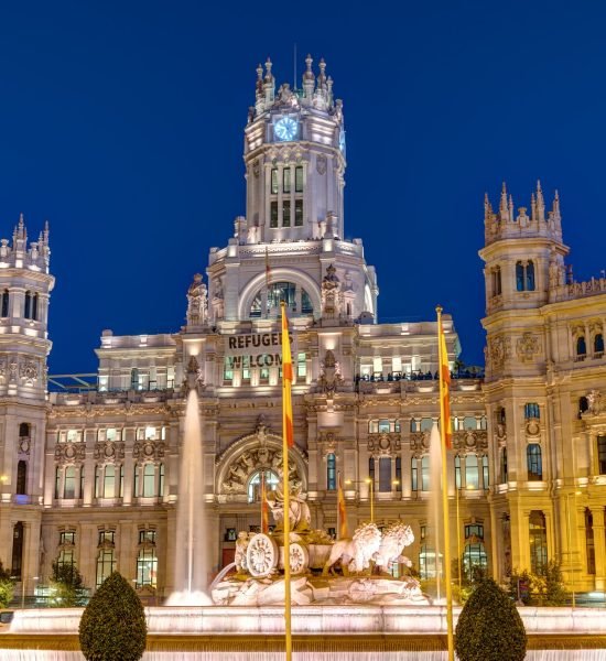 plaza-de-cibeles-in-madrid-at-night-2023-11-27-05-13-31-utc